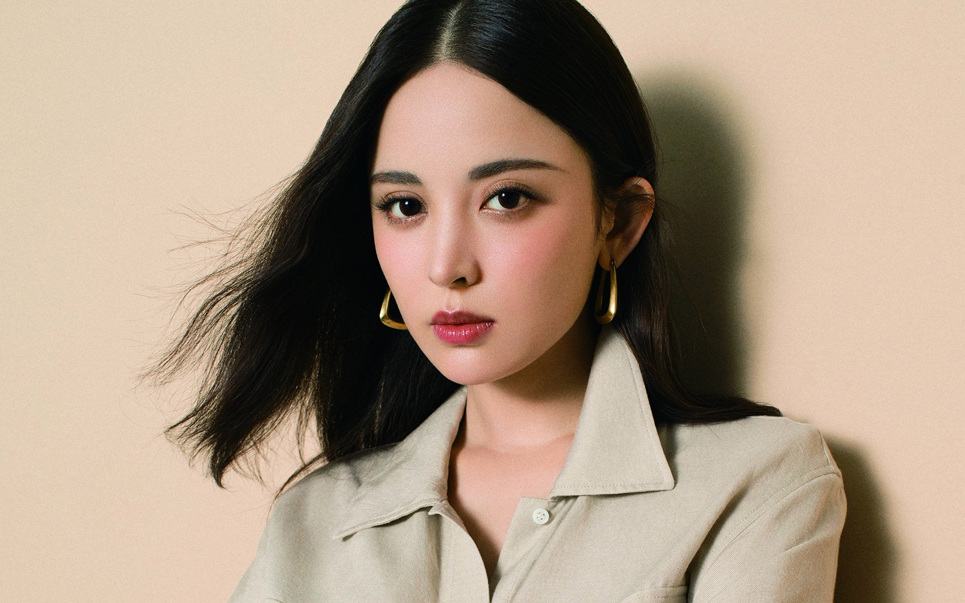 九游体育-巴萨灵活站位打穿对方防守中轴，巴萨的打法