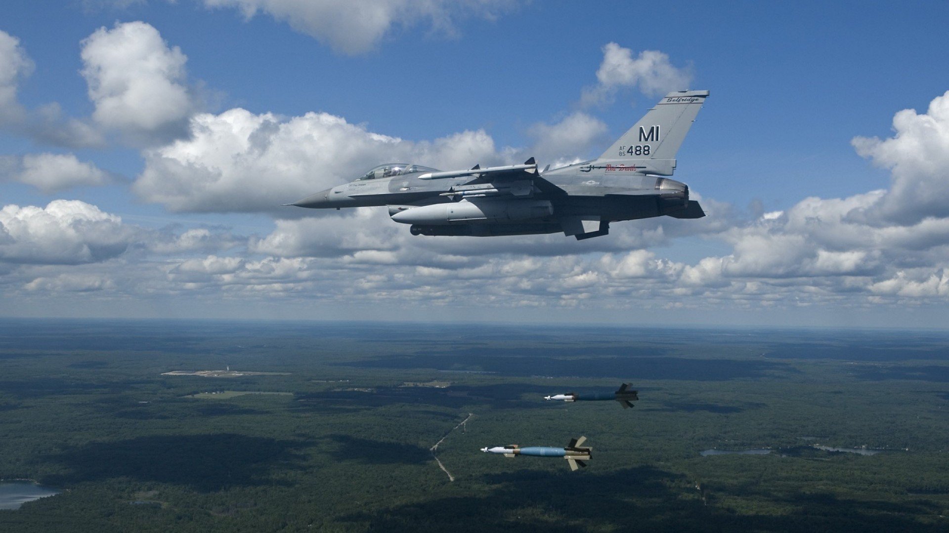 九游娱乐app官网-意甲激情对冲：攻守大演练，激烈非常，意甲球迷冲场